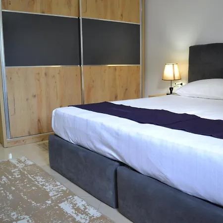 Seaview Gateway 2 Bedrooms & Private Garage Apartament