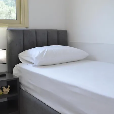 Seaview Gateway 2 Bedrooms & Private Garage *