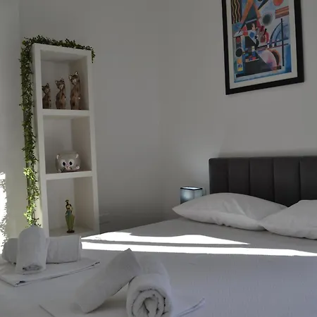 Seaview Gateway 2 Bedrooms & Private Garage *