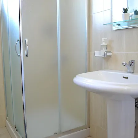 Seaview Gateway 2 Bedrooms & Private Garage