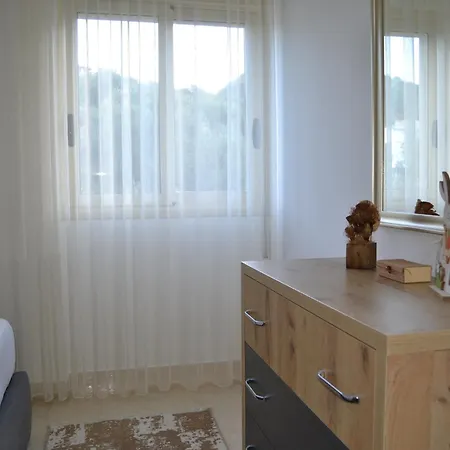 Seaview Gateway 2 Bedrooms & Private Garage