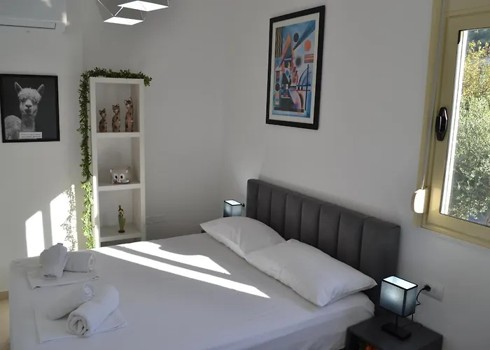 Seaview Gateway 2 Bedrooms & Private Garage * Vlorë