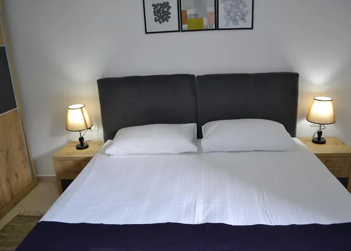 Seaview Gateway 2 Bedrooms & Private Garage Vlorë