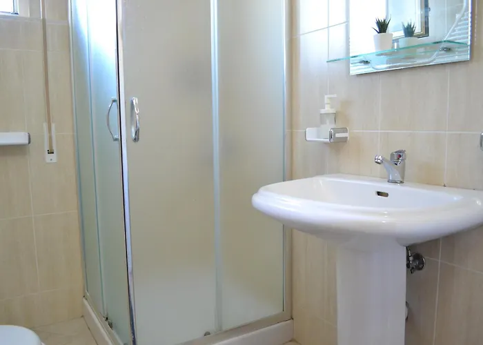 Seaview Gateway 2 Bedrooms & Private Garage