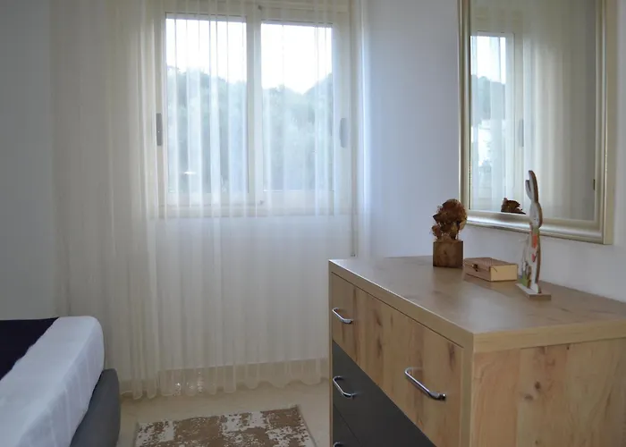 Seaview Gateway 2 Bedrooms & Private Garage